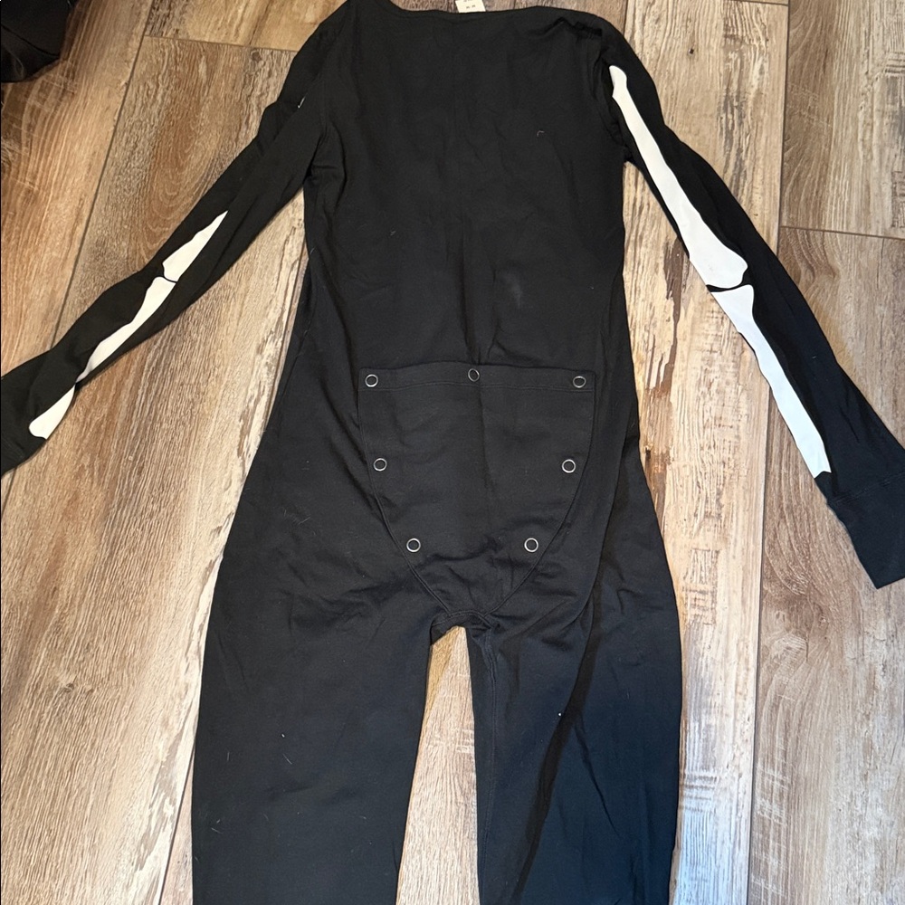 NEW! PINK BY VS Thermal Sleep One piece Black White Skeleton Pajama M - Picture 9 of 10